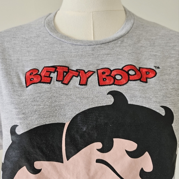 Betty Boop Gray Crop Top Tee Size S - Picture 2 of 5
